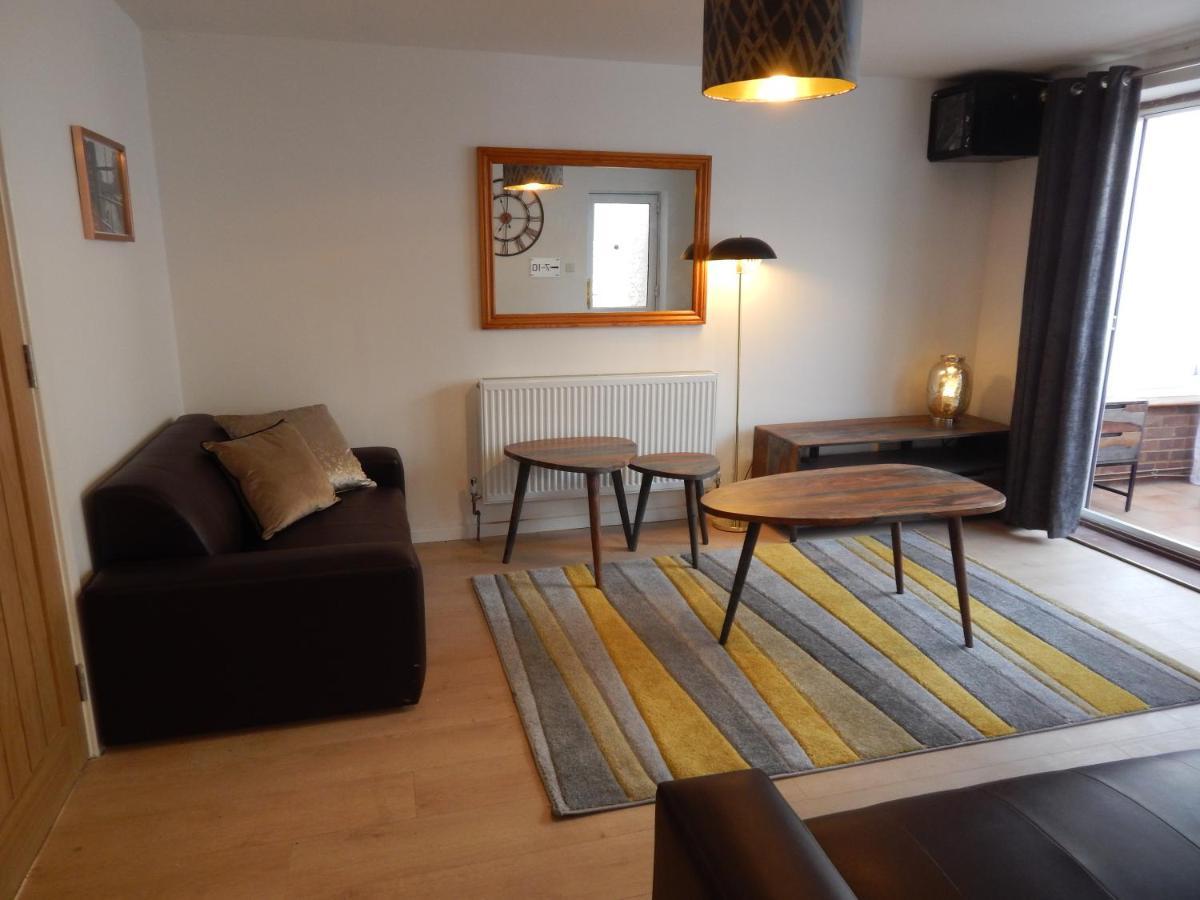 Modern, Well Located En-Suite Rooms With Parking - Orbitat Accommodations Кембридж Экстерьер фото