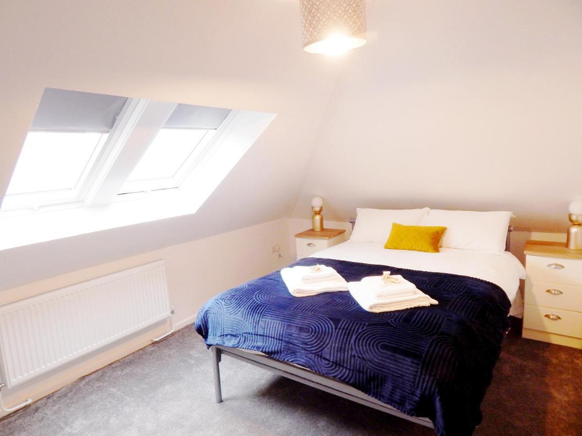 Modern, Well Located En-Suite Rooms With Parking - Orbitat Accommodations Кембридж Экстерьер фото