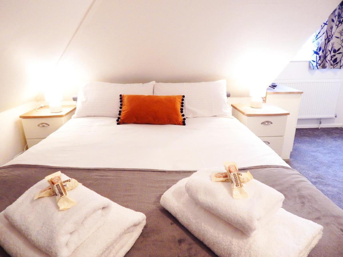 Modern, Well Located En-Suite Rooms With Parking - Orbitat Accommodations Кембридж Экстерьер фото