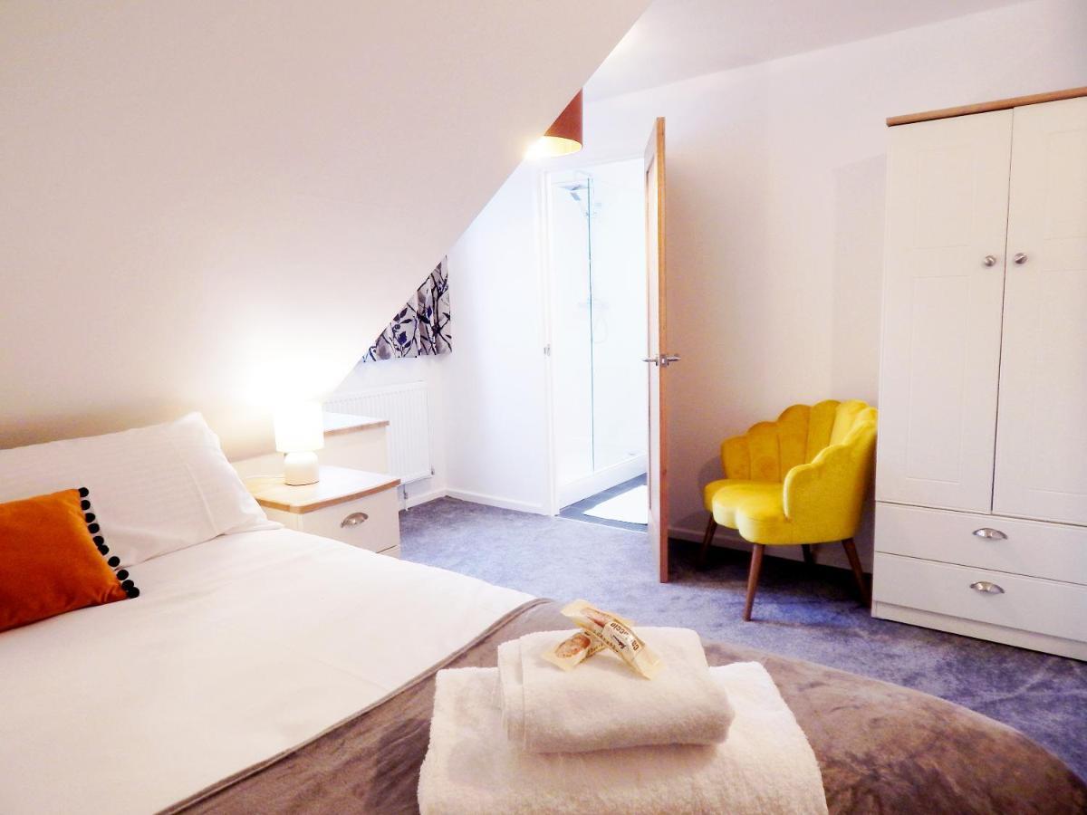 Modern, Well Located En-Suite Rooms With Parking - Orbitat Accommodations Кембридж Экстерьер фото