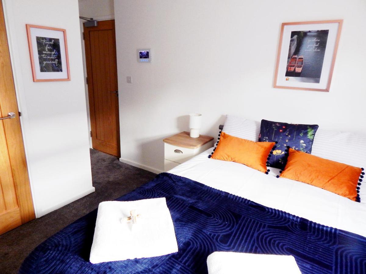 Modern, Well Located En-Suite Rooms With Parking - Orbitat Accommodations Кембридж Экстерьер фото